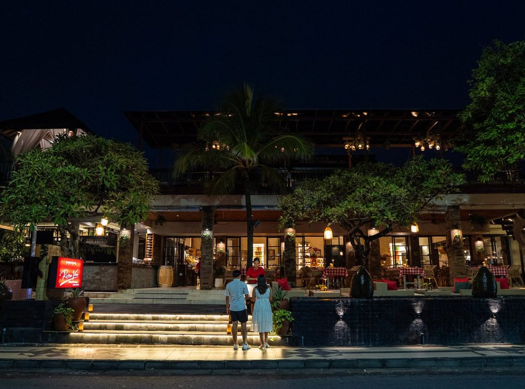 rosso-vivo-dine-lounge